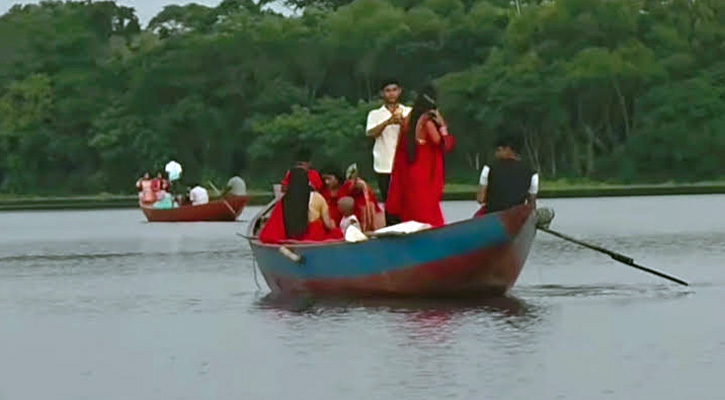 মুকসুদপুরের আটাডাঙ্গা বাওড়: নৌভ্রমণের সম্ভাবনাময় স্বর্গরাজ্য