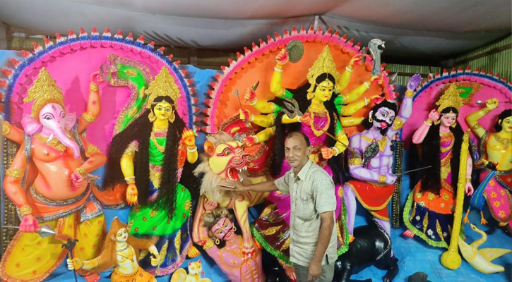 জীবননগরে শারদীয় দুর্গোৎসবের জন্য প্রস্তুত ২৫টি পূজা মণ্ডপ