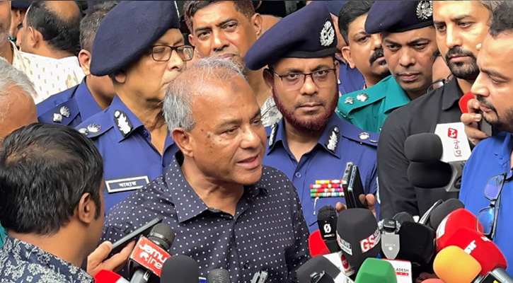 প্রতিবেশী দেশ ও ফ্যাসিবাদের দোসরদের ইন্ধনে খাগড়াছড়িতে অস্থিরতা হচ্ছে: স্বরাষ্ট্র উপদেষ্টা