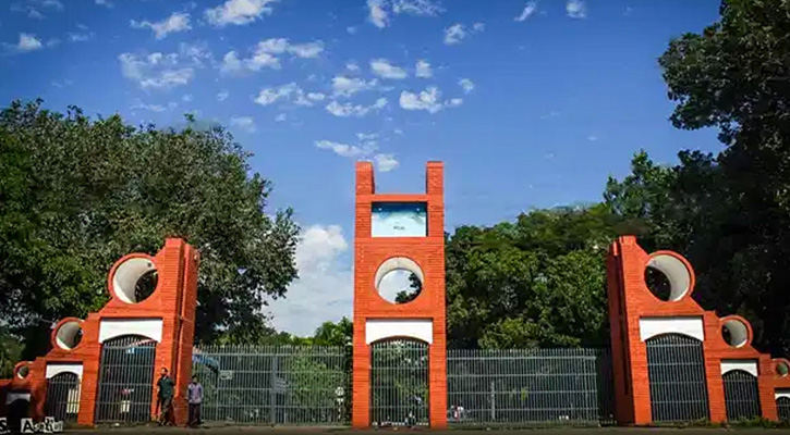সাংবাদিকের মানিব্যাগ পেয়ে অস্বীকার করেন ছাত্রদল নেতা, সিসিটিভি ফুটেজে প্রমাণ