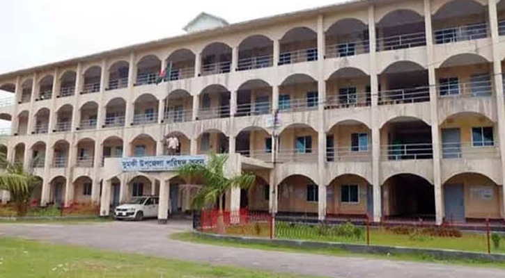 জন্ম ও মৃত্যু নিবন্ধনে বর্ষসেরা দুমকি উপজেলা