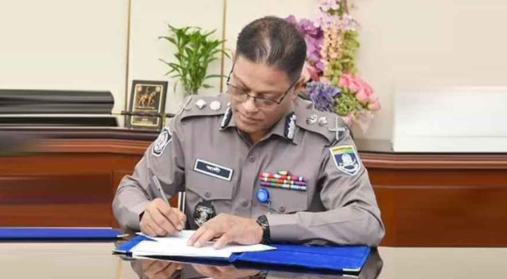 দায়িত্ব গ্রহণ করলেন নতুন আইজিপি আলী হোসেন ফকির