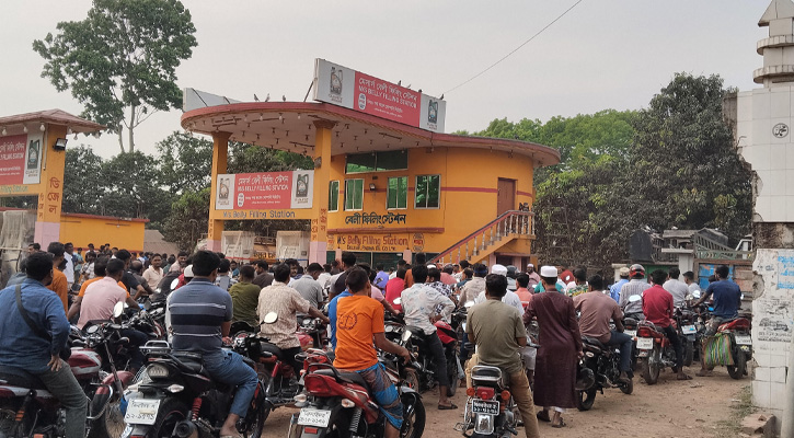 জ্বালানি তেল না পেয়ে ফিলিং স্টেশন ম্যানেজারকে কুপিয়ে আহত