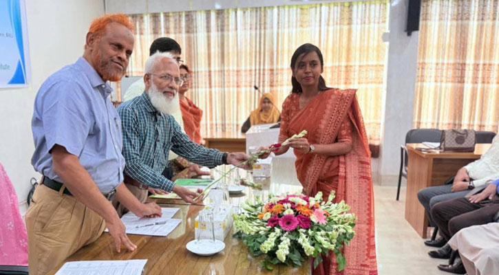 বাকৃবিতে বিশ্ববিদ্যালয় শিক্ষকদের জন্য ‘বুনিয়াদি প্রশিক্ষণ’ কোর্সের উদ্বোধন