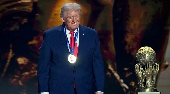 ‘ফিফা শান্তি পুরস্কার’ পেলেন ডোনাল্ড ট্রাম্প