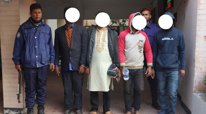 ভোলায় নিয়োগ পরীক্ষায় ডিভাইস জালিয়াতির সঙ্গে জড়িত, আটক  ২১