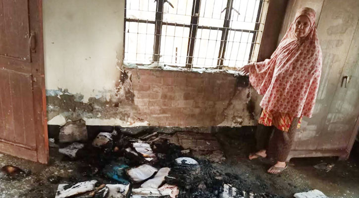 গৌরীপুরে গ্রামীণ ব্যাংকের কার্যালয়ে দুর্বৃত্তদের অগ্নিসংযোগ