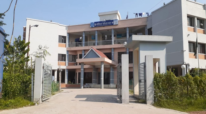 ঘুষ গ্রহণের অভিযোগে খাঁটিহাতা হাইওয়ে থানার ওসিসহ ৬ পুলিশ সদস্য প্রত্যাহার