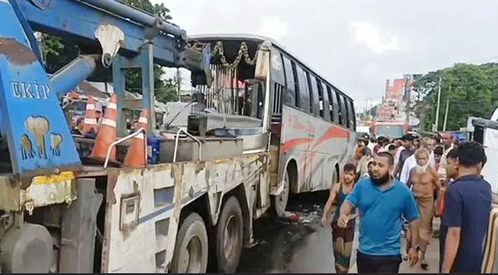 ফরিদপুরে দুই বাসের মুখোমুখি সংঘর্ষে নিহত ৩, আহত ১৫