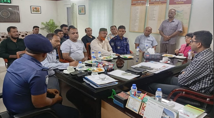 বোয়ালখালীতে সড়কে যানজট ও যাত্রী হয়রানি রোধে প্রশাসনের কঠোর পদক্ষেপ