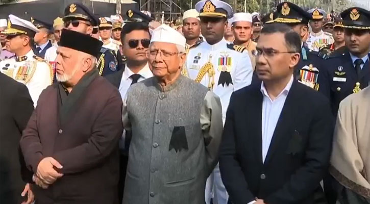 মানিক মিয়া অ্যাভিনিউয়ে পৌঁছেছেন প্রধান উপদেষ্টা