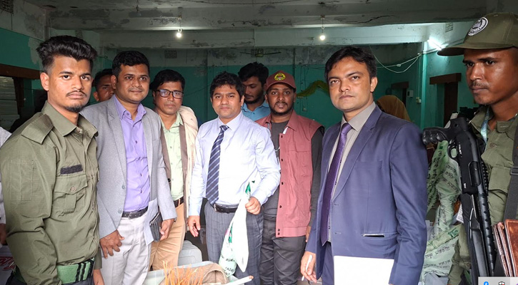 বরিশাল-২ আসনের ১৪০ কেন্দ্রে পৌঁছেছে নির্বাচনী সরঞ্জাম