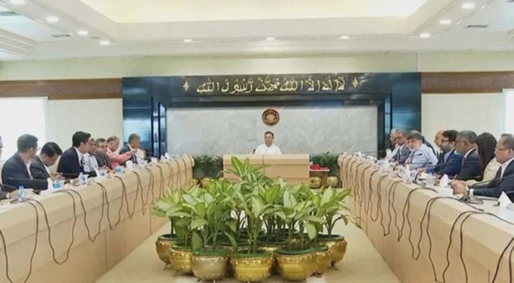 ব্যবসায়ী নেতাদের সঙ্গে প্রধানমন্ত্রীর  বৈঠক