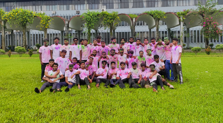 বাকৃবিতে সোহরাওয়ার্দী হলের তিনদিনব্যাপী ‘ক্রিমসন হাইস্ট’ ফিস্ট সম্পন্ন