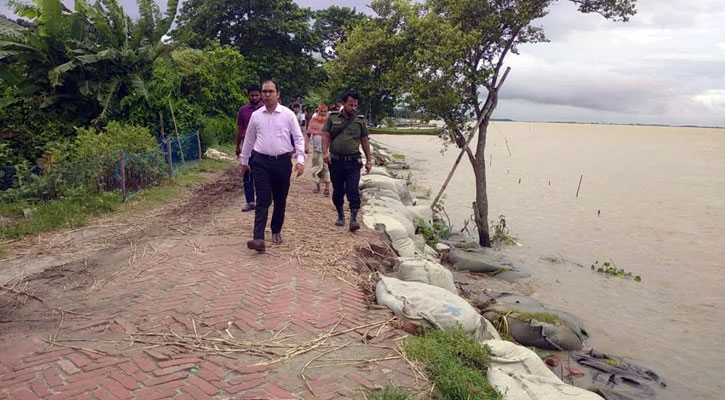 প্রমত্তা পদ্মার ভাঙনে আতঙ্কে মুন্সীগঞ্জের লৌহজংবাসী