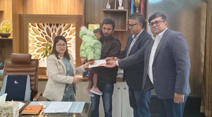 সড়কের পাশে উদ্ধার হওয়া শিশুটির ‍‍`স্বপ্ন‍‍`