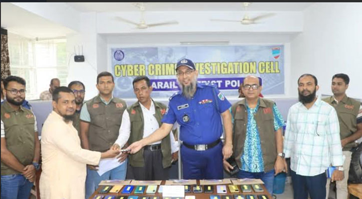 নড়াইলে হারিয়ে যাওয়া  মোবাইল ও নগদ টাকা  উদ্ধার করে আনুষ্ঠানিক ভাবে হস্তান্তর