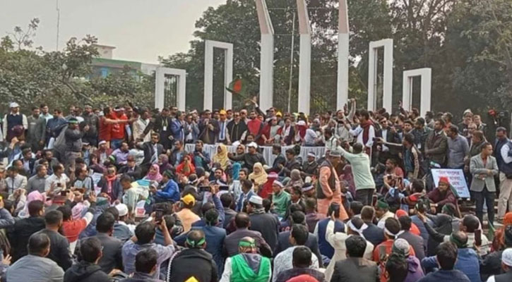 প্রাথমিক শিক্ষকদের অনির্দিষ্টকালের কর্মবিরতি শুরু, ৬৫ হাজার স্কুলে ক্লাস বন্ধ