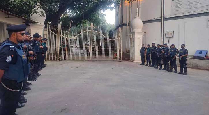 কড়া নিরাপত্তায় ট্রাইব্যুনালে হাজির করা হচ্ছে ১৩ সেনা কর্মকর্তাকে