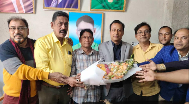 নবনির্বাচিত এমপি ডা. ইকরামুল বারী টিপুকে উপজেলা বিএনপির ফুলেল শুভেচ্ছা