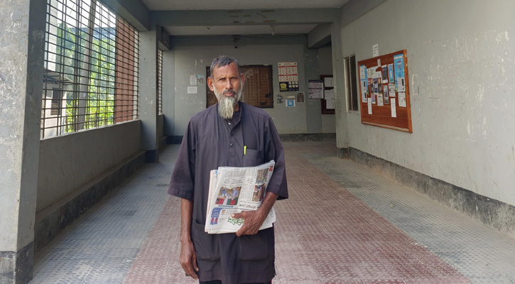 বিশ্ববিদ্যালয়ের জন্মলগ্ন থেকে সংবাদ পৌঁছে দিচ্ছেন যে মানুষটি