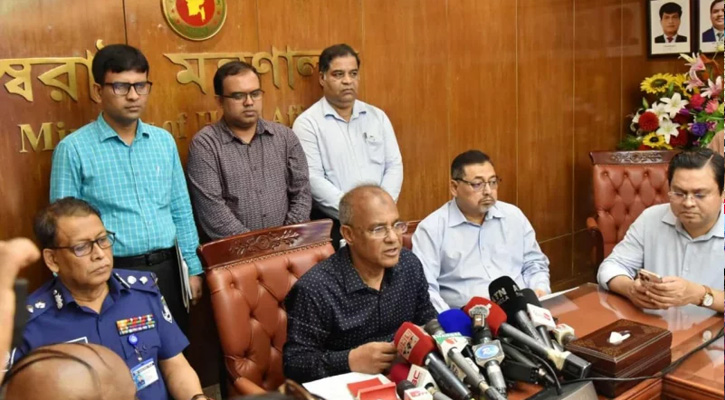 ‍‍চিহ্নিত সন্ত্রাসীদের ধরতে এখন থেকে চিরুনি অভিযান হবে‍‍ : স্বরাষ্ট্র উপদেষ্টা