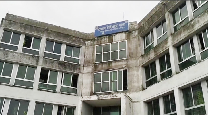ভৈরবে বাসের ধাক্কায় নির্মাণ শ্রমিক ও চালকের মৃত্যু, আহত ২