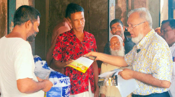 কেন্দুয়ায় তারেক রহমানের ৩১ দফা বাস্তবায়নে লিফলেট বিতরণ