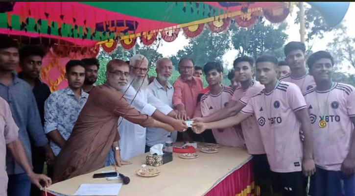 সরিষাবাড়ীতে নব দূরন্ত স্পোর্টিং ক্লাবের আয়োজনে ফুটবল ফাইনাল খেলা অনুষ্ঠিত