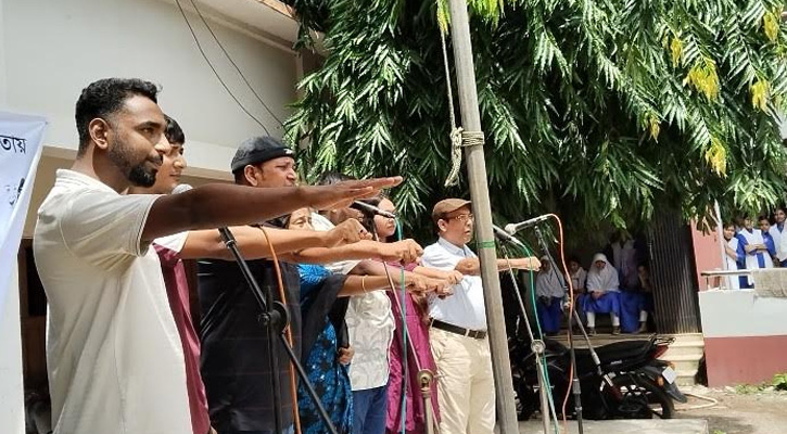 বাল্যবিবাহ ও ডেঙ্গু সচেতনতায় কোটচাঁদপুরে মঞ্চায়িত হয়েছে নাটক 