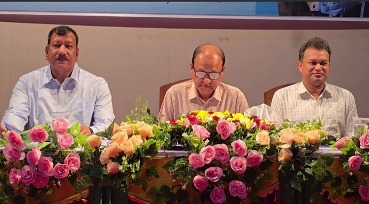 হাওর-চরাঞ্চলে শিক্ষক সংকট—তদবির আসে উপর থেকে : উপদেষ্টা বিধান রঞ্জন