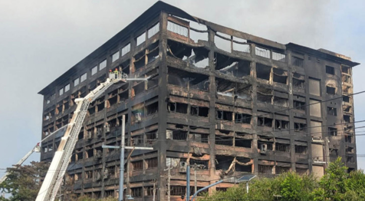 ১৭ ঘণ্টা পর চট্টগ্রাম ইপিজেডের আগুন নিয়ন্ত্রণে