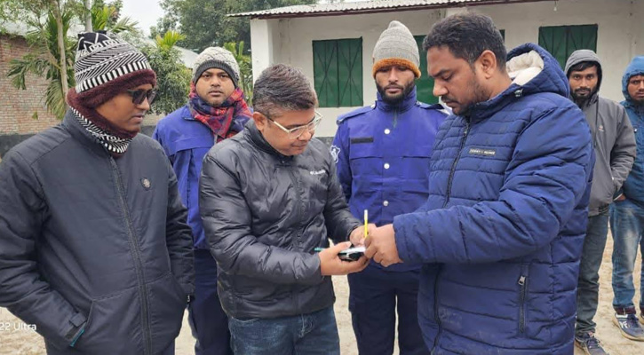 অবৈধভাবে নদী থেকে বালু উত্তোলন, দুই ব্যক্তিকে দেড় লাখ টাকা জরিমানা