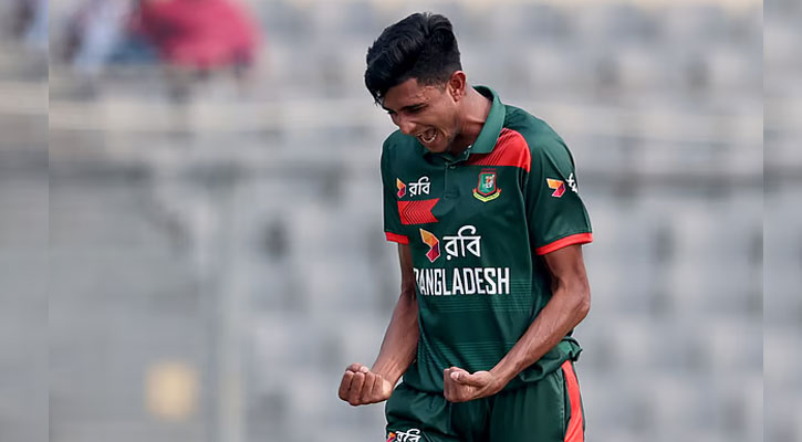 নাহিদ রানার ফাইফারে ব্যাটিং বিপর্যয়ে পাকিস্তান