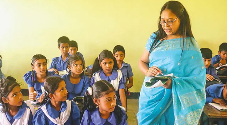 প্রাথমিক শিক্ষকদের বেতন দুই ধাপ বেড়ে ১১তম গ্রেড হচ্ছে !