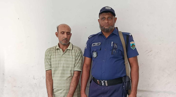 বড়াইগ্রামে ভুয়া পুলিশ আটক