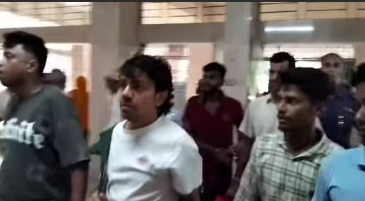 ময়মনসিংহে ধর্ম নিয়ে কটুক্তির অভিযোগে সংস্কৃতিকর্মী শামীম গ্রেফতার
