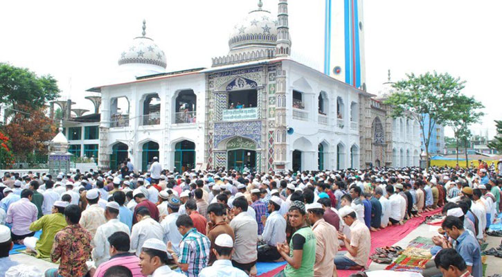 উপমহাদেশের অন্যতম বৃহৎ হাজীগঞ্জ ঐতিহাসিক বড় মসজিদ