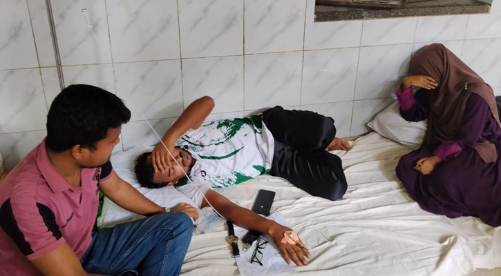 যবিপ্রবি ঝিনাইদহ ক্যাম্পাসে ২০-এর অধিক শিক্ষার্থী অসুস্থ, মিলছে না চিকিৎসা ও অ্যাম্বুলেন্স সেবা
