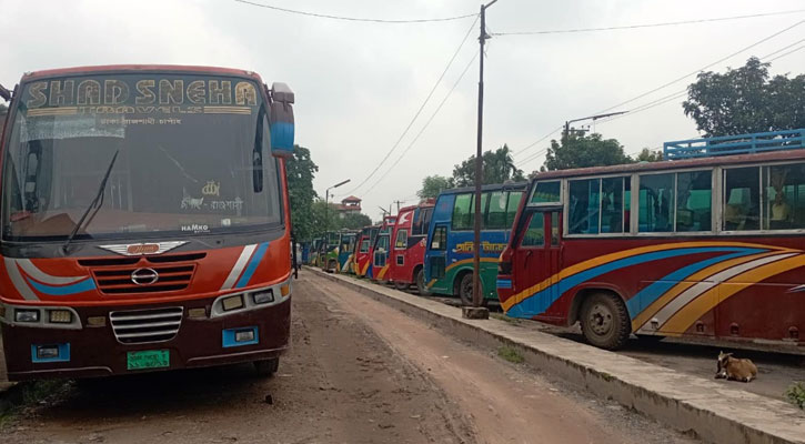 চাঁপাইনবাবগঞ্জ-রাজশাহী রুটে বাস চলাচল বন্ধ, চরম ভোগান্তিতে যাত্রীরা