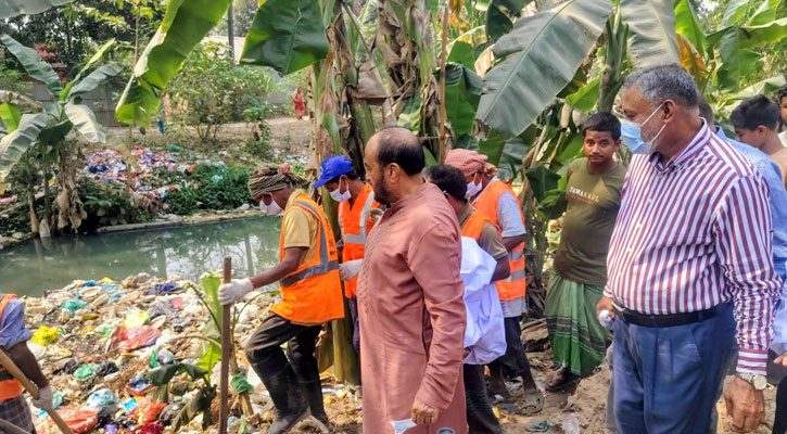 শ্রীমঙ্গলে ভুরভুরিয়া খাল পরিচ্ছন্ন অভিযানে সংসদ সদস্য মুজিবুর রহমান