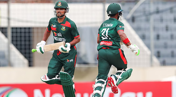 অস্ট্রেলিয়াকে ২৭৫ রানের লক্ষ্য দিল বাংলাদেশ