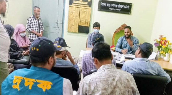 টিকিট কাউন্টারে অতিরিক্ত টাকা গ্রহণ, মেয়াদোত্তীর্ণ ওষুধসহ নানা অনিয়মের প্রমাণ
