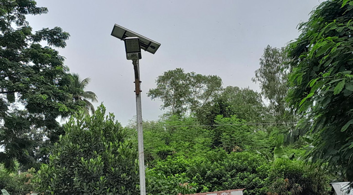 সাদুল্লাপুরে দীর্ঘদিন ধরে বিকল অবস্থায় স্ট্রিট লাইট, জনদুর্ভোগ