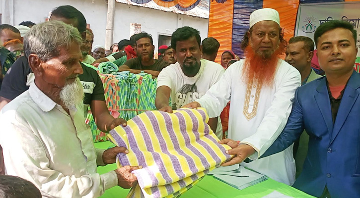 সরিষাবাড়ীতে অসহায়দের মাঝে শীতবস্ত্র বিতরণ