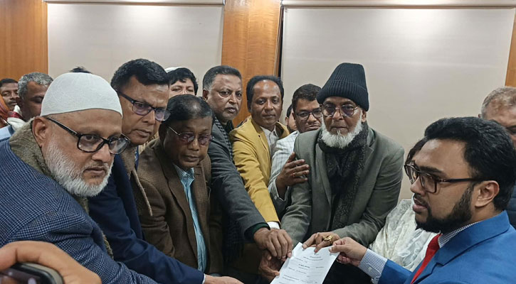 বাউফল আসনে বিএনপি প্রার্থী শহিদুল আলম তালুকদার মনোনয়নপত্র জমা
