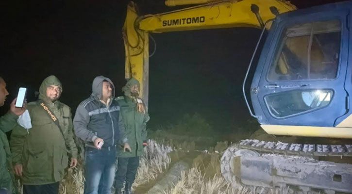 তানোরে মাটি কাটা ও বহনের অপরাধে ৫ লাখ টাকা জরিমানা