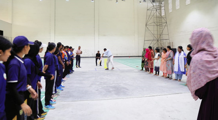 যবিপ্রবিতে প্রথমবারের মতো ছাত্রীদের আন্তঃবিভাগ ক্রিকেট প্রতিযোগিতা শুরু