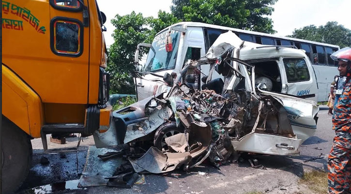 বড়াইগ্রামে ট্রাকের সাথে সংঘর্ষে স্বামী-স্ত্রীসহ মাইক্রোবাসের ৮ জনই নিহত