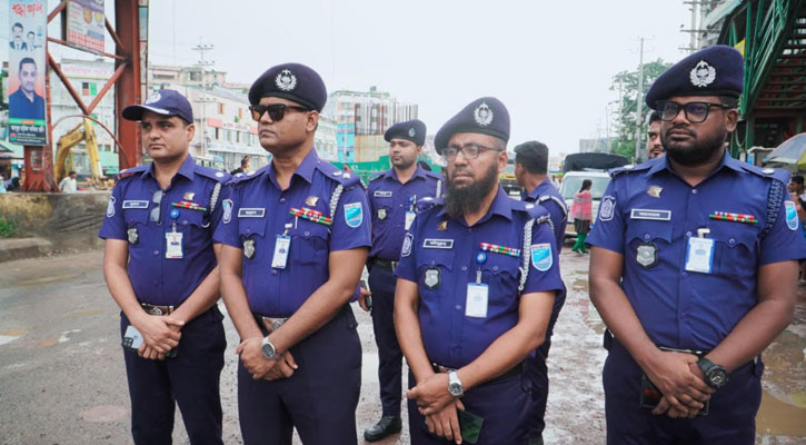 জনমনে স্বস্তি  ফেরাতে চাঁদাবাজি ও নৈরাজ্য বন্ধে কঠোর অবস্থানে  নরসিংদী জেলা পুলিশ